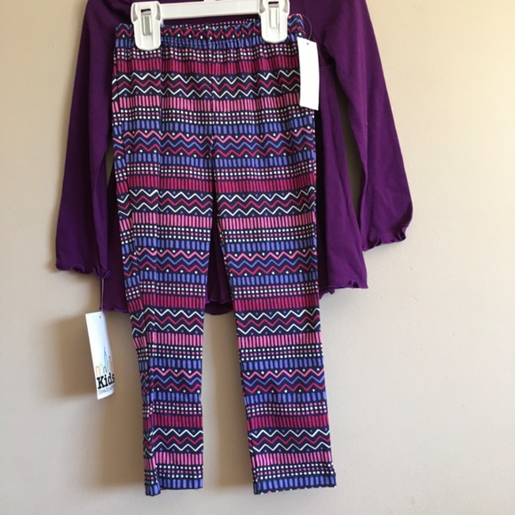 Kids Headquarters 2 Pc. Purple top& leggings set, Little Girl size 5. - Picture 2 of 10